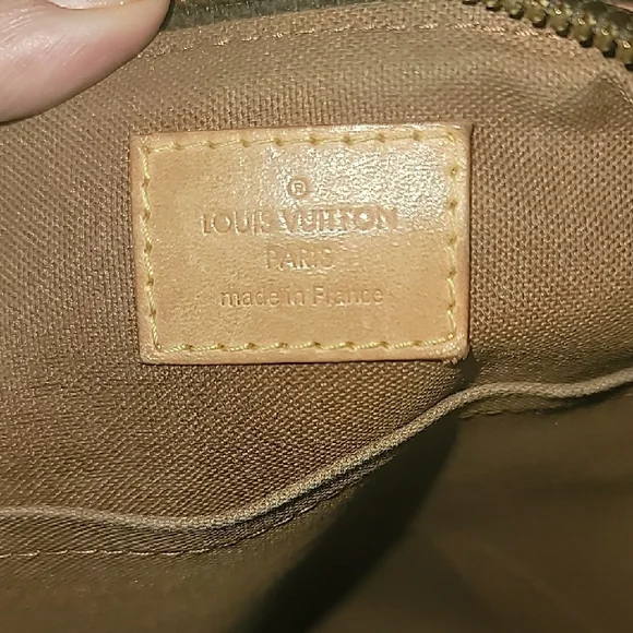 Louis Vuitton Classic Monogram Tote with Tan Accents - Picture 7 of 15